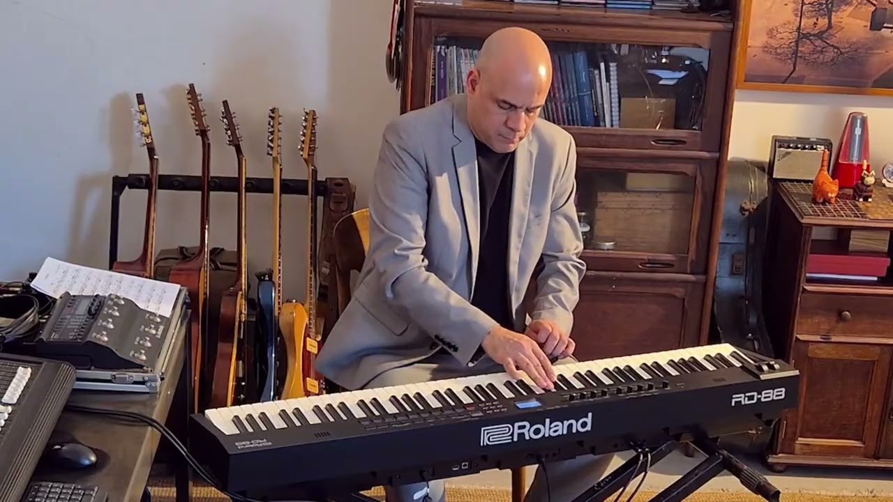 Valsa de uma Cidade (Antonio Maria e Ismael Netto) com Beto Bertrami Trio 