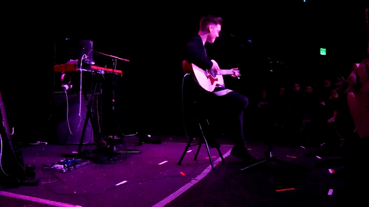 Zach Herron performing his cover of Stitches by Shawn Mendes live at Taking You Seattle