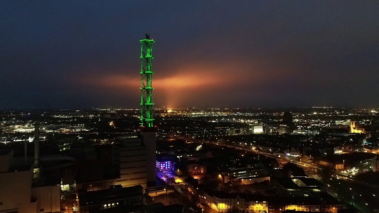 Der Stadtwerketurm leuchtet wieder