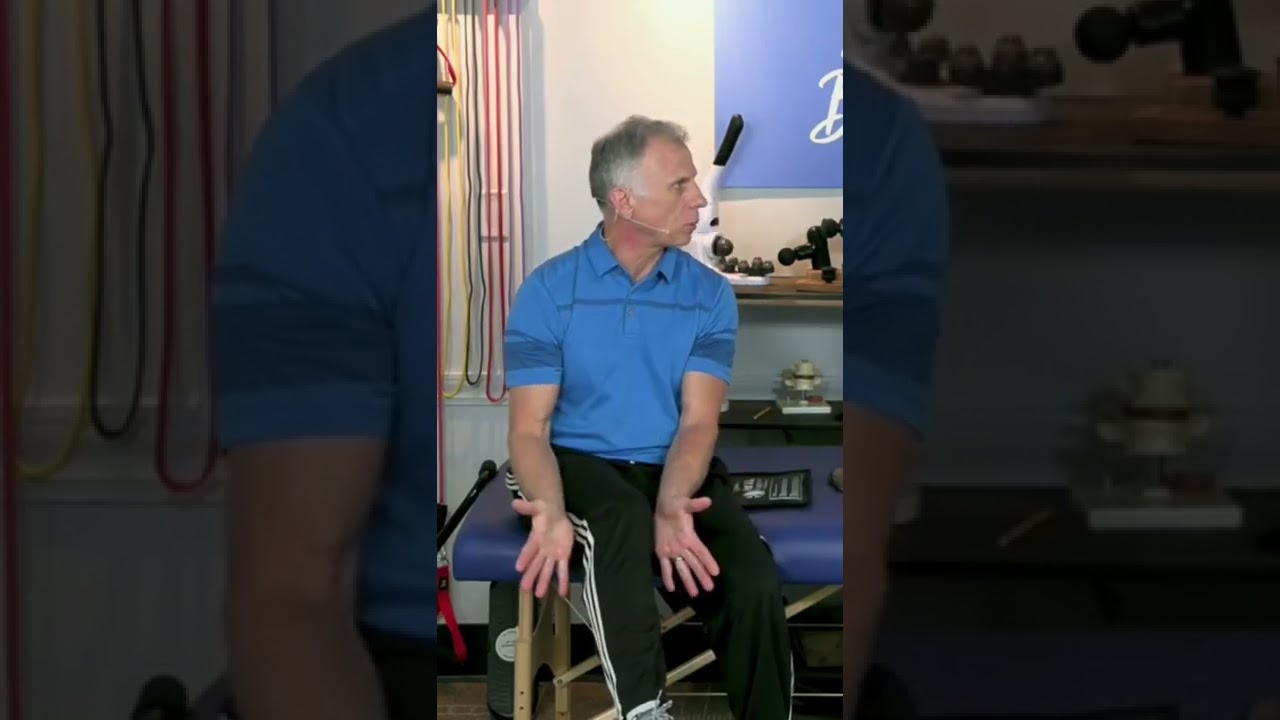 When should a doctor look at your swollen knee? Find out! #shorts