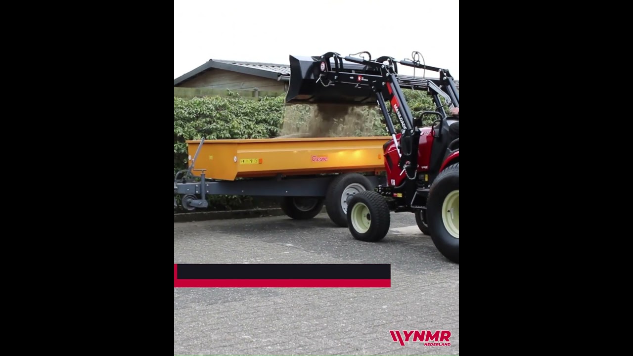 Yanmar SA 426 met Maxiloader, de keuze voor hovenier en stratenmaker #yanmartractor  #yanmar