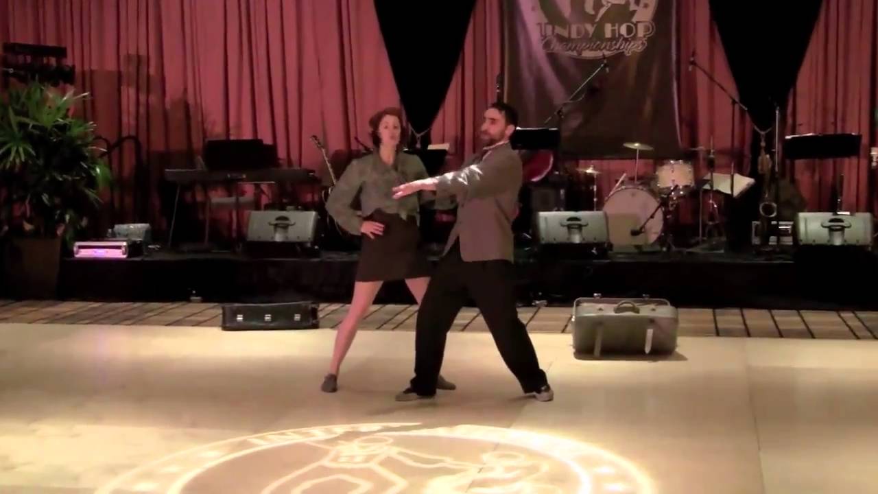 2010 ILHC - Lindy Hop Showcase - Max & Annie