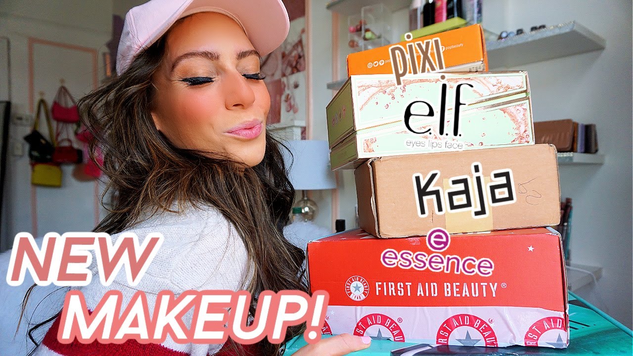 FIRST MAKEUP & SKINCARE UNBOXING OF 2022