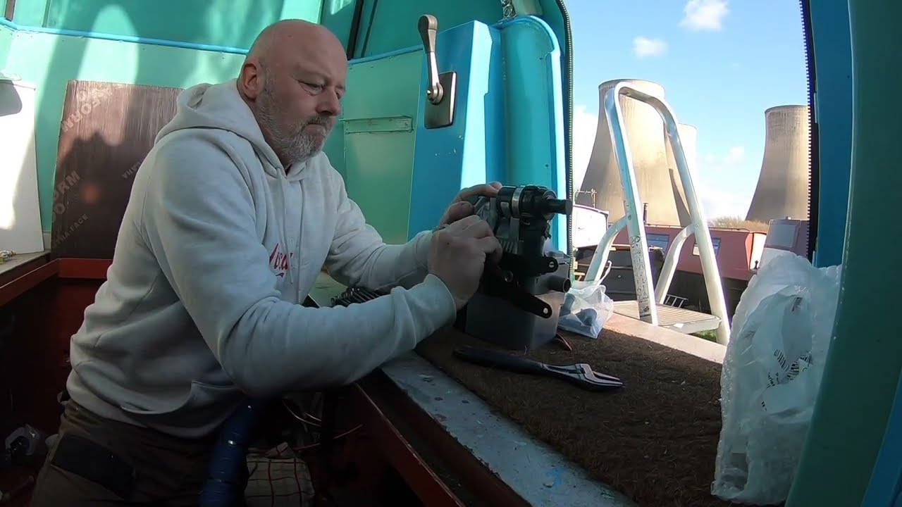 VLOG 104, Narrowboat Fit Out - INSTALLING OUR MV MX50 DIESEL HEATER (NOT Mikuni as mentioned)
