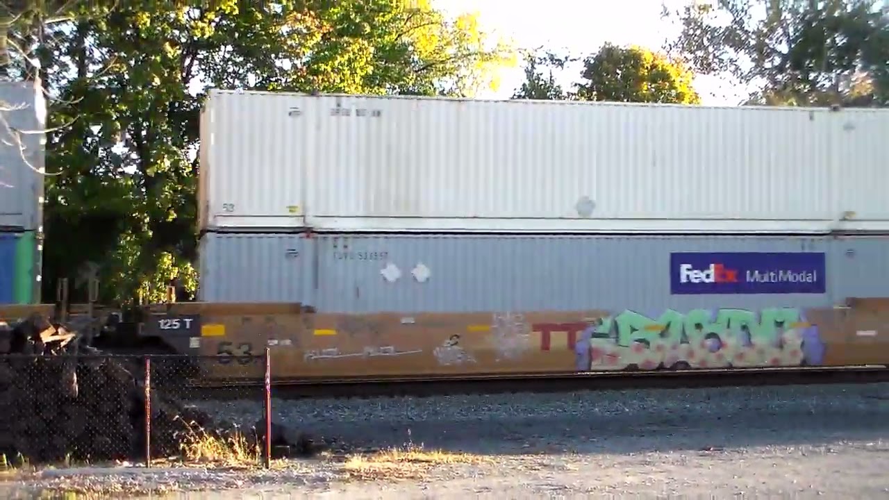 Stacker with NS 4073 up front & BNSF 5334 trailing second.