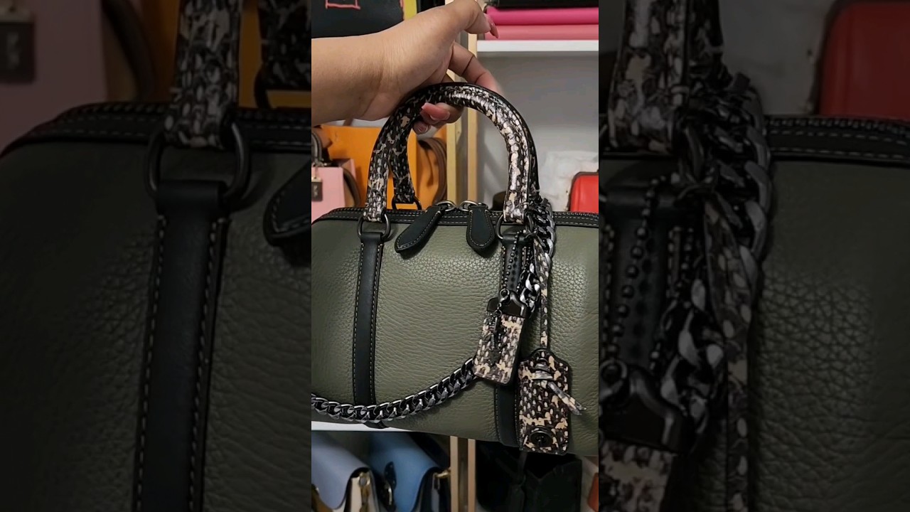 Exotic Coach Ruby Satchel 25. 💚🐍
