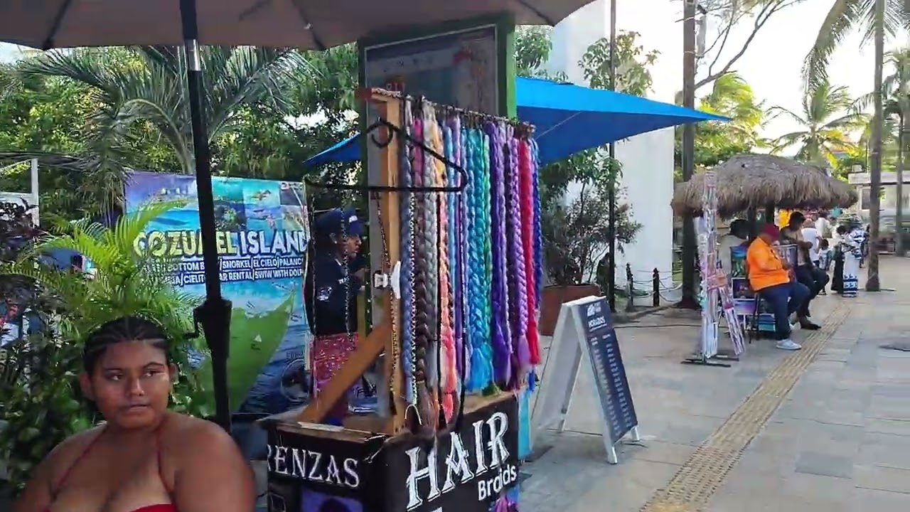 5ta avenida Playa del Carmen 24 de Noviembre 2025