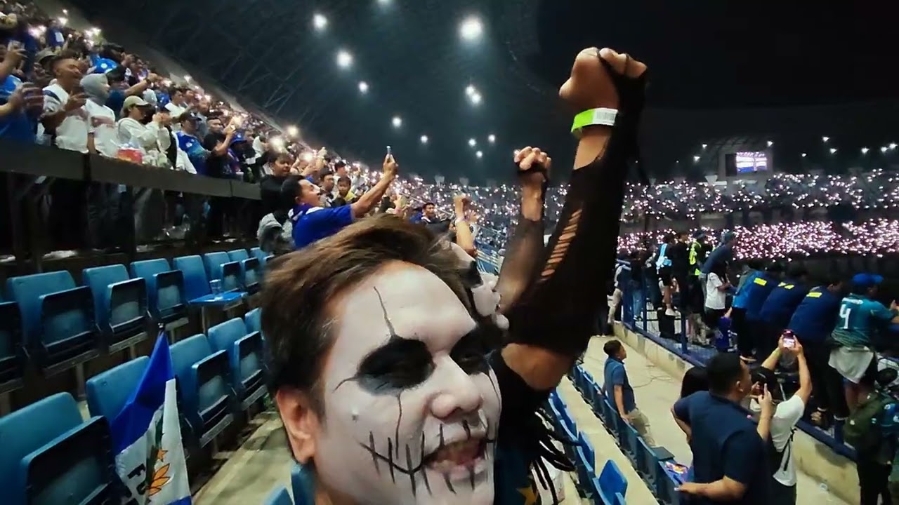 MERINDING!! Lagu WE WILL STAY BEHIND YOU Versi Orchestra Live Stadion GBLA | Persib VS Barito 🔥🔥