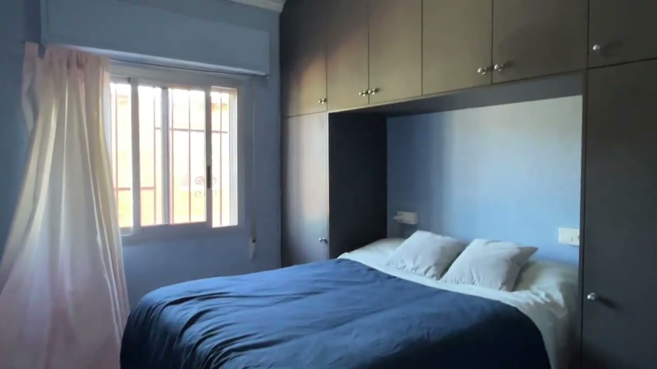 Five Bedroom Family House with Land and Pool in Vilamarxant, Valencia