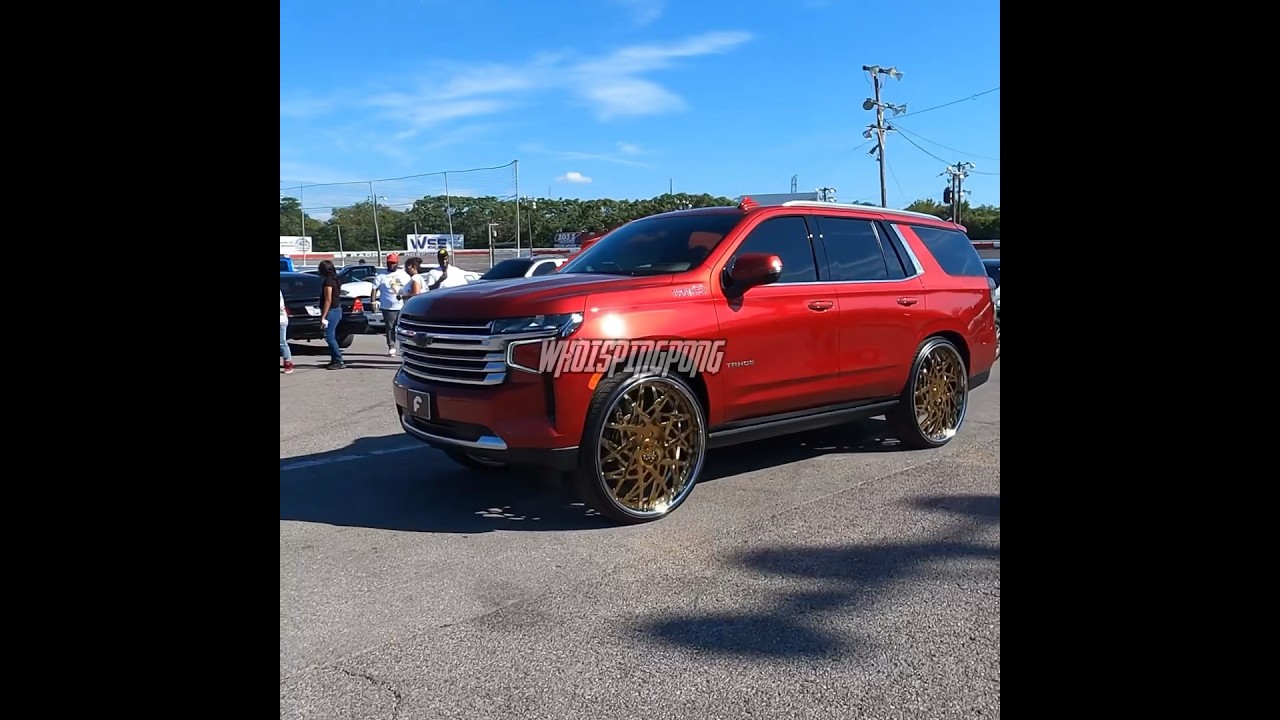 Chevy tahoe on gold 30&rdquo; forgiatos