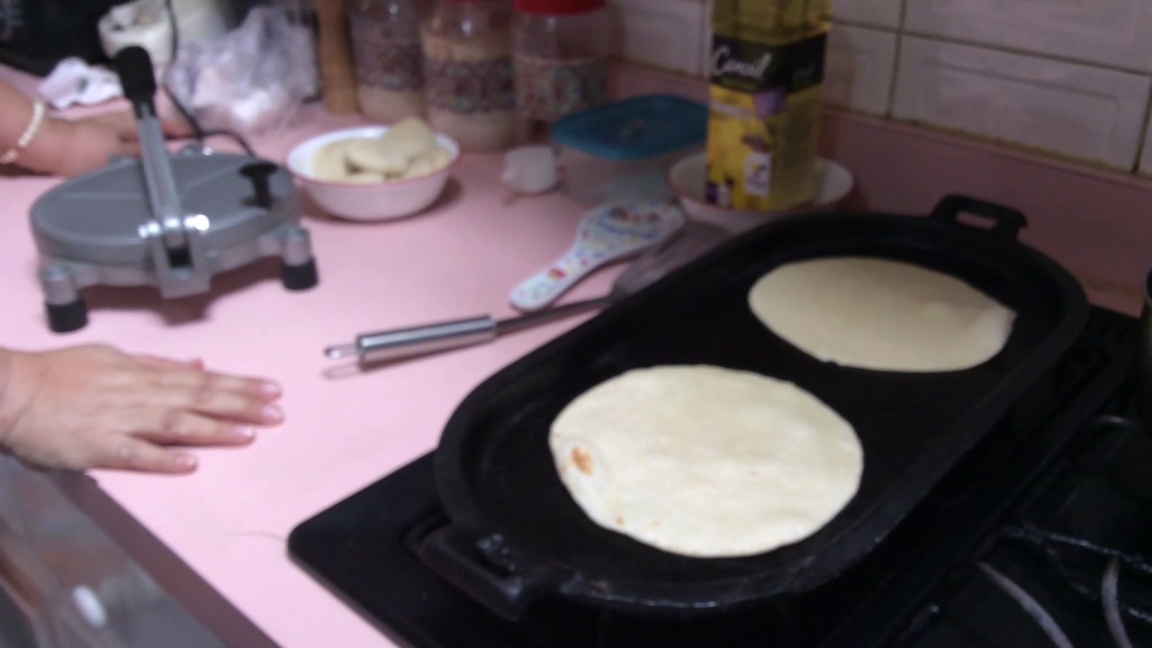 Tortillas de harina en tortillera eléctrica parte 2