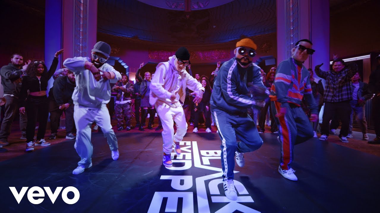Black Eyed Peas, Daddy Yankee - BAILAR CONTIGO (Official Music Video)