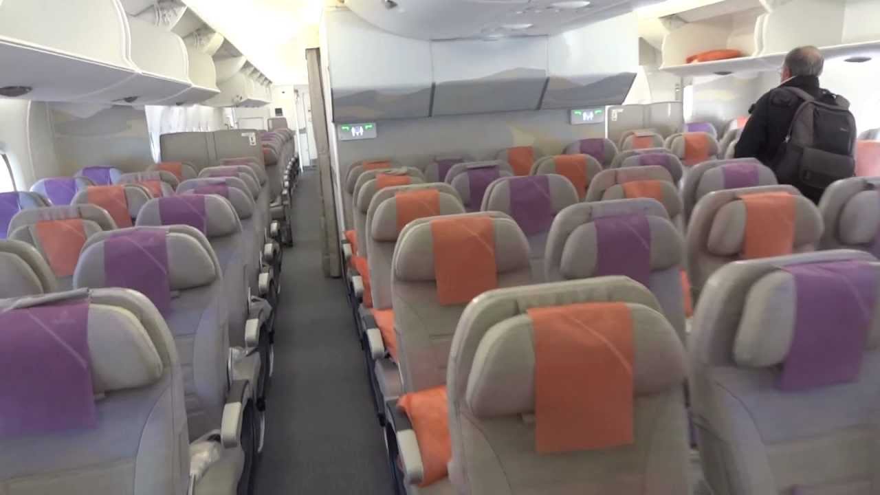 Interior primer A380 de Emirates (A6-EDX) que vuela al Aeropuerto de Barcelona