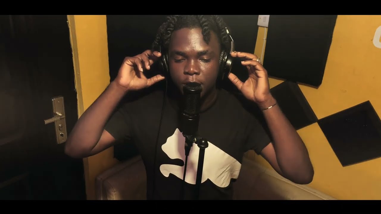VillaDan - Conspiracy [Mic Performance] IN STUDIO!!