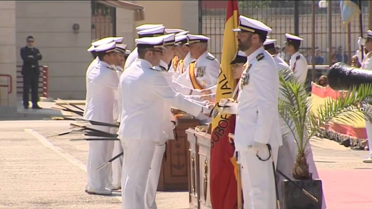 El Rey preside la entrega de despachos a los nuevos sargentos de la Armada