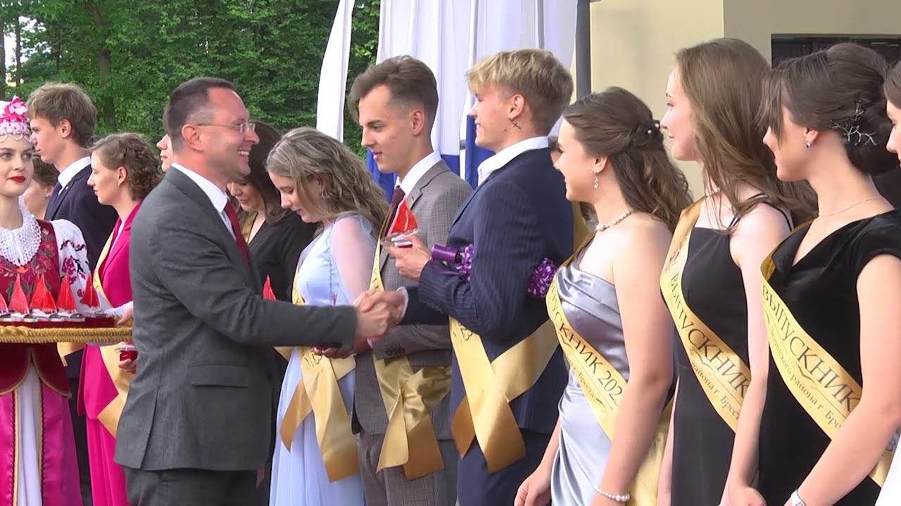 2023-06-13 «Алые паруса» выпускников Ленинского района г. Бреста