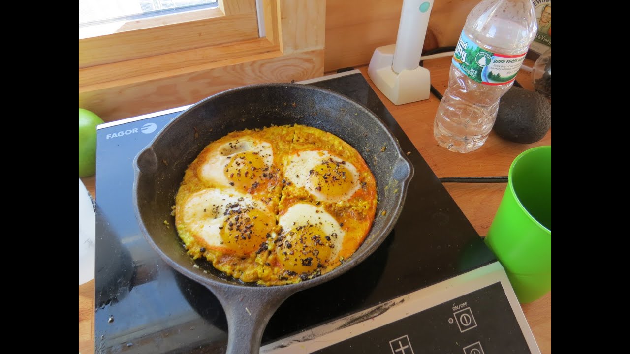 Cooking Sunny-side Up Eggs on an Induction Cooktop: Carla's Kitchen #cb99videos #eggs #induction