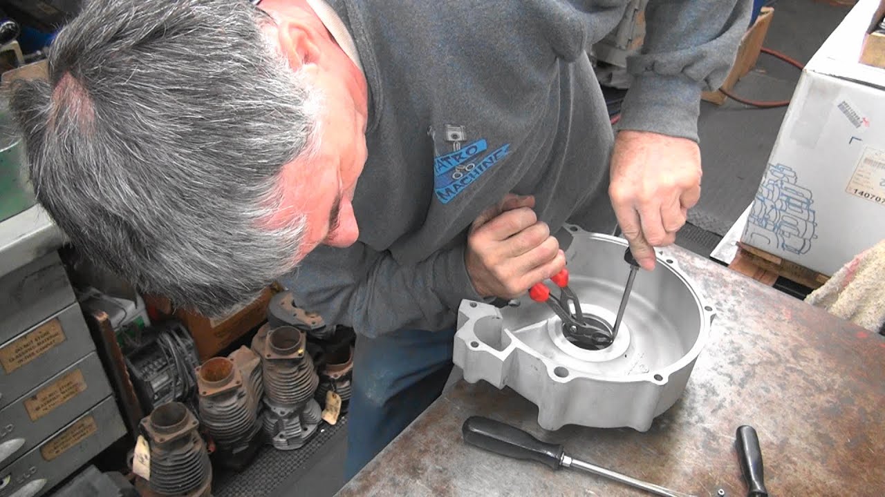 #103 1965 panhead 74ci lower-end motor rebuild flywheel cylinder honing FL FLH harley tatro machine