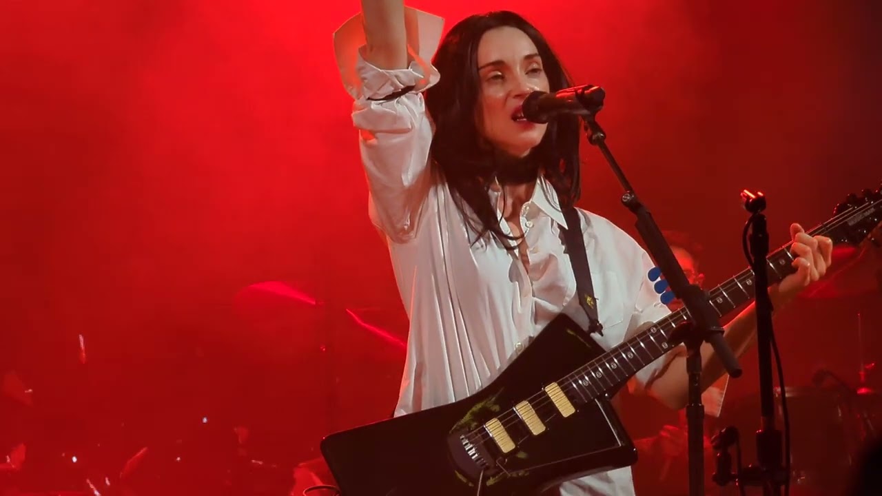 St. Vincent - Cheerleader - Live in Raleigh, NC - 9/7/2024