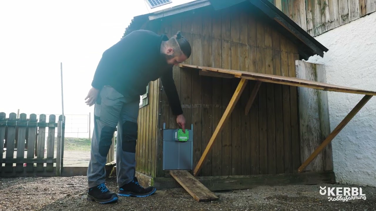 Automatische Hühnerklappe Kerbl Easyprotect mit Selbstverriegelung