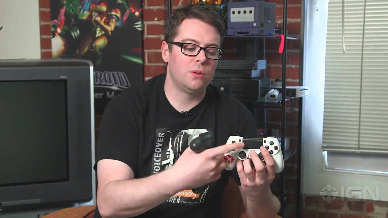 PS4: Custom IGN DualShock 4 Controllers