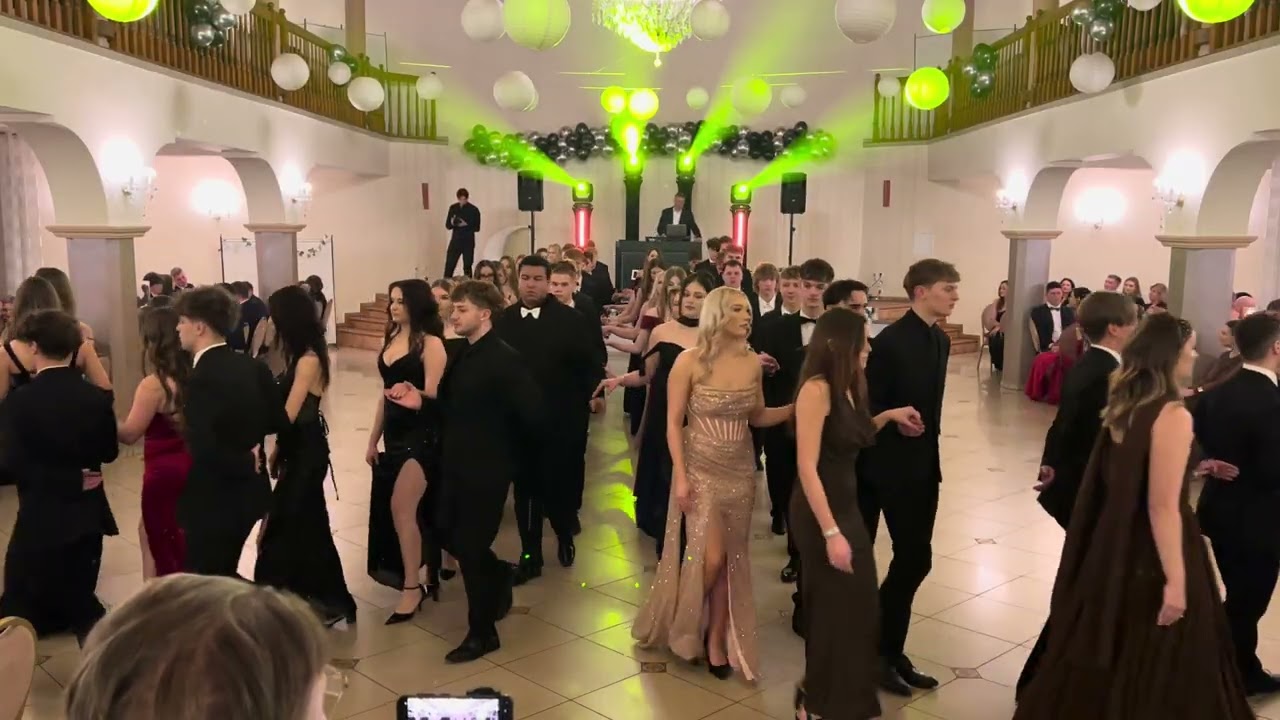 Polonez klasy 4d i 4p na studniówce II LO w Raciborzu 