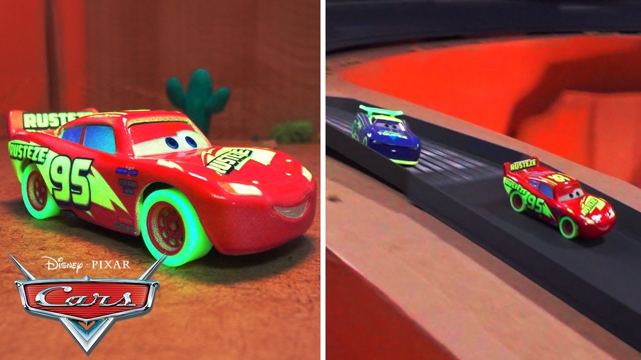 Lightning McQueen vs Will Rusch at ﻿the Ornament Valley Race Competition! | Pixar Cars  @disneyjr