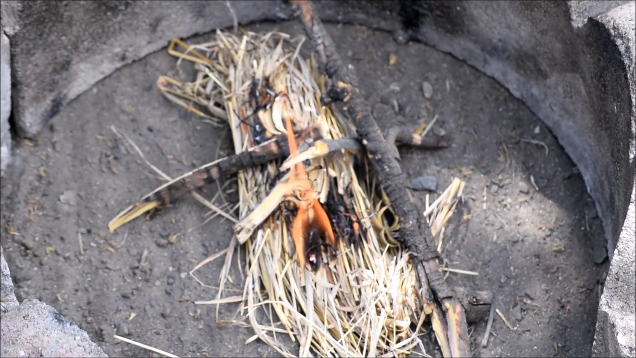 Self igniting fire roll using grass as tinder |  Primo fire roll | self igniting Rudiger roll