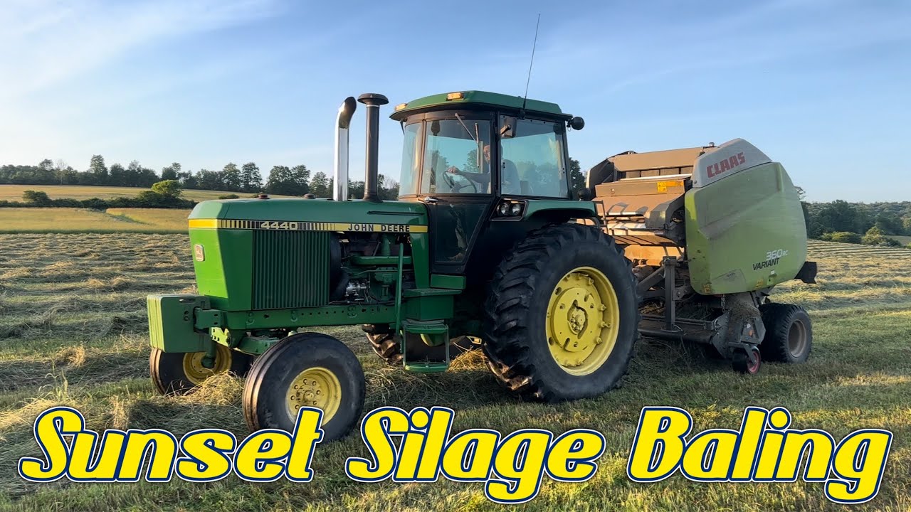 Baling silage hay with a John Deere 4440