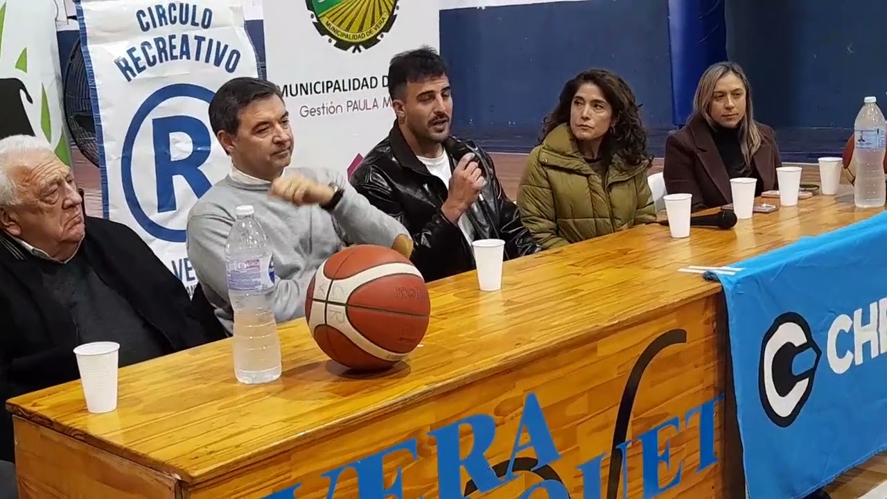 Campus de Basquet en el Círculo Recreativo de Vera, organizado por Juanchi Bergel