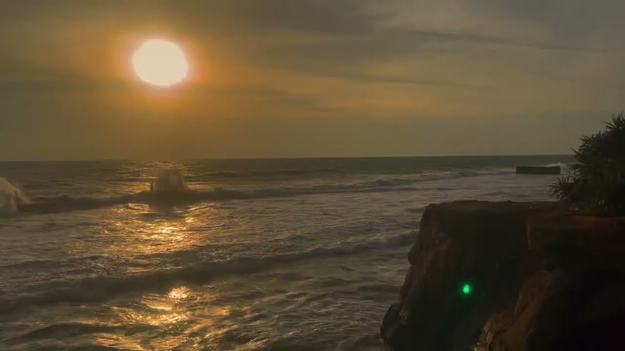 4K Rare Sunrise Tranquility: 8 Hours of Peaceful Ocean Waves for Deep Sleep & Relaxation
