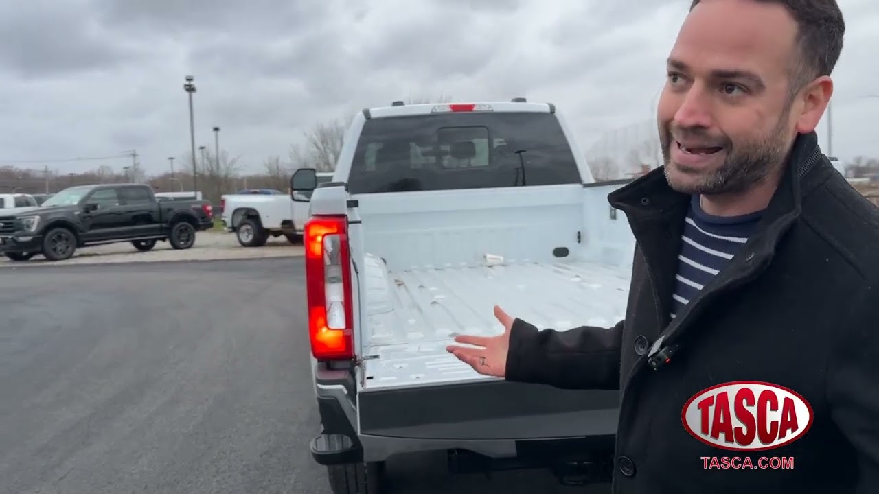 🔥 “Gas Power Still Rules? Ford F-250 & F-350 Super Duty Review!” 🔥