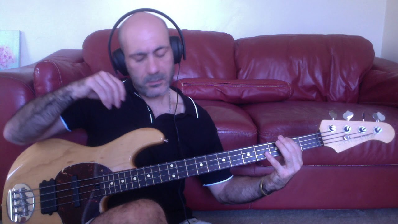 U2 - A man and a woman (Bass Cover). Lakland 4402 - Bartolini pickups.