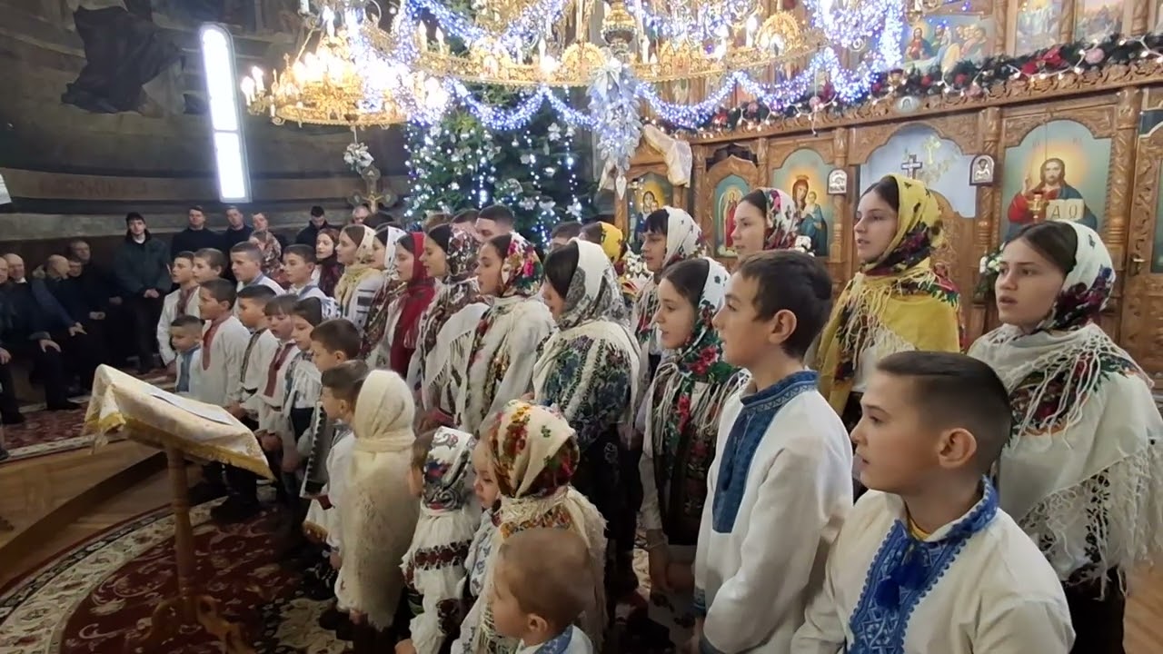 Crăciunul la Biserica Sfânta Treime din Băhrinesti 