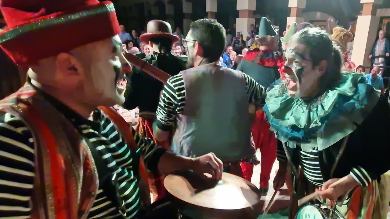 🎤🎭 Final de Popurrí de LOS SUMISOS, La Comparsa de Martínez Ares | Desde atrás | Sonseca (Toledo)