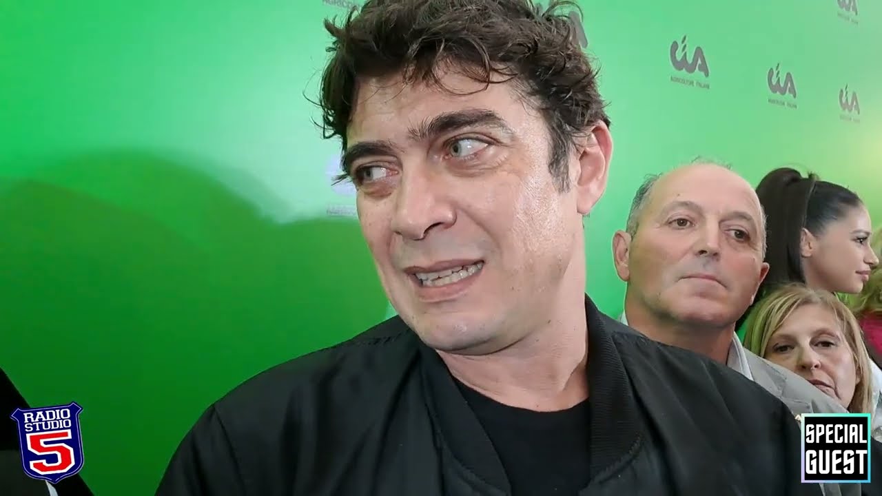 Su Radio Studio 5 Riccardo Scamarcio