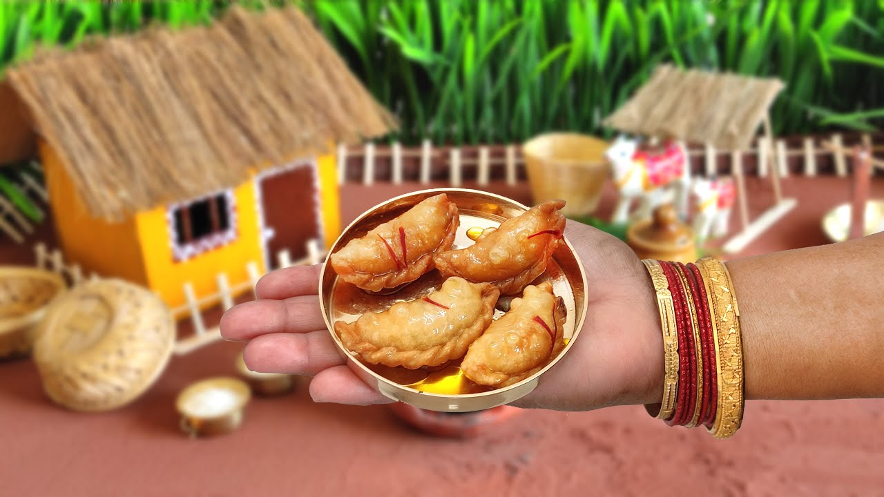 Miniature Gujiya Recipe | Holi Special Gujiya Recipe | The Mini Food Show
