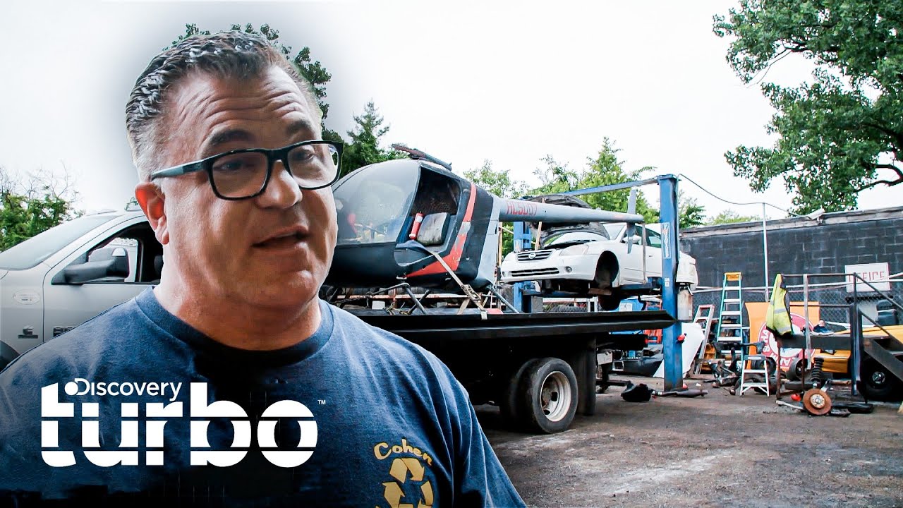 Andy lleva un helicóptero destruido al taller | Chatarra de Oro | Discovery Turbo