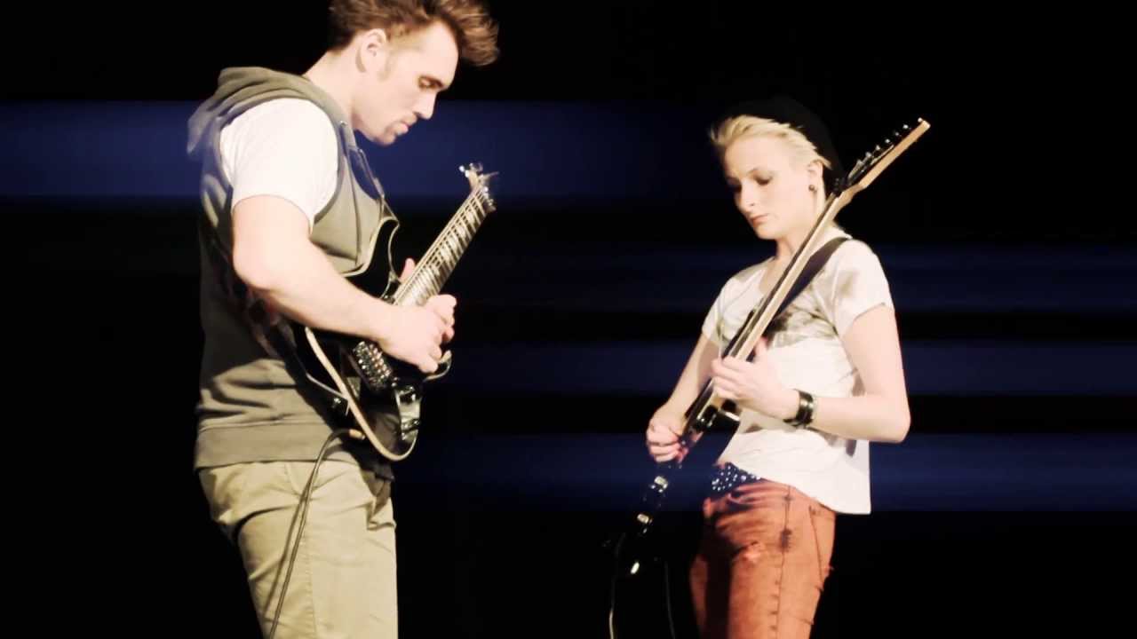 Elsa & Jón - Highly Strung