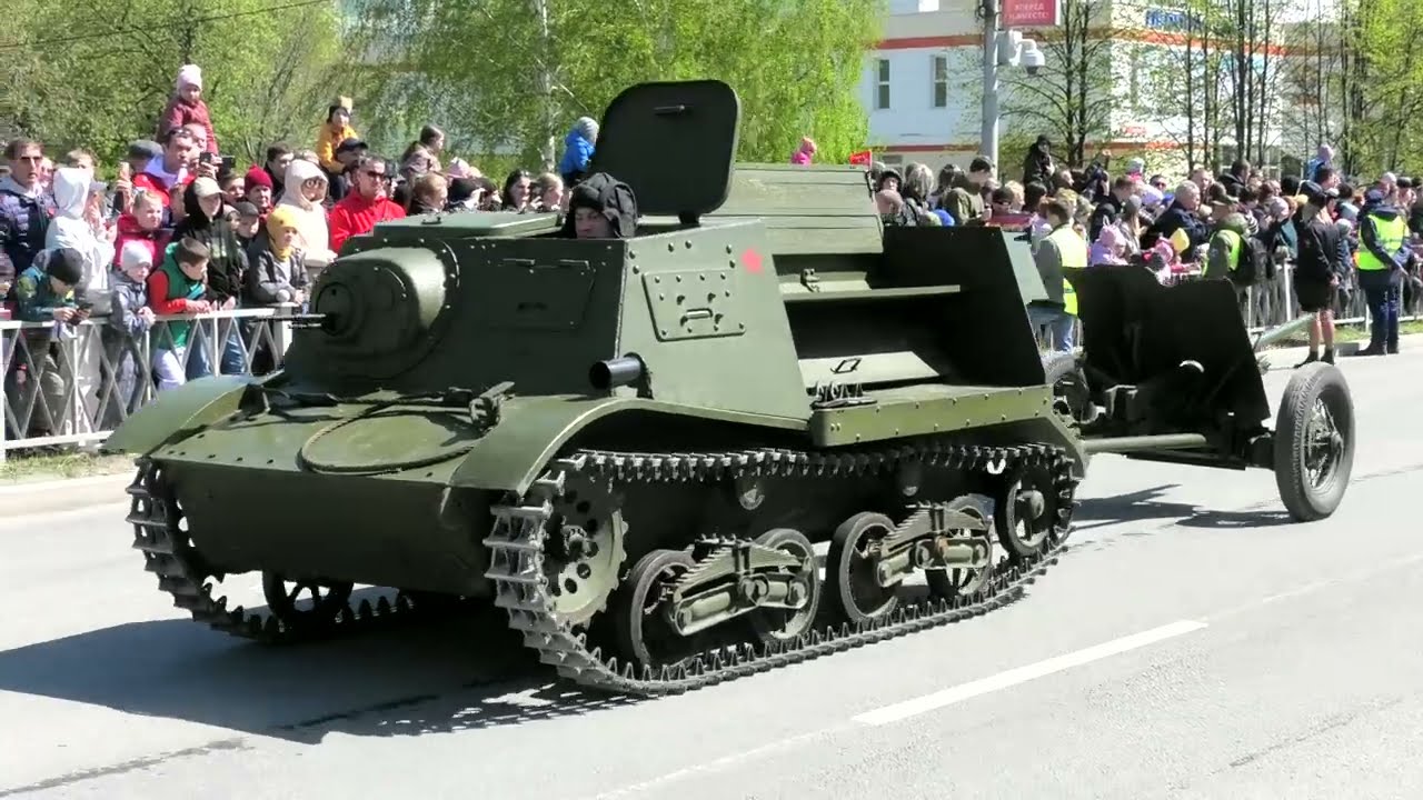 ШЕСТВИЕ ТЕХНИКИ ВОЕННЫХ ЛЕТ В ВЕРХНЕЙ ПЫШМЕ
