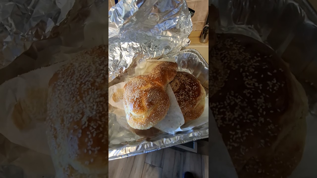 Schlissel Challah for Shabbat - Key Shaped Challot