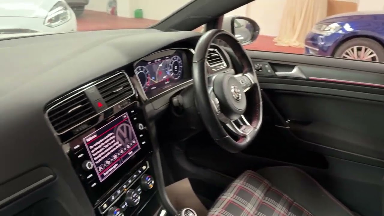 VW GOLF GTi (Performance Pack)