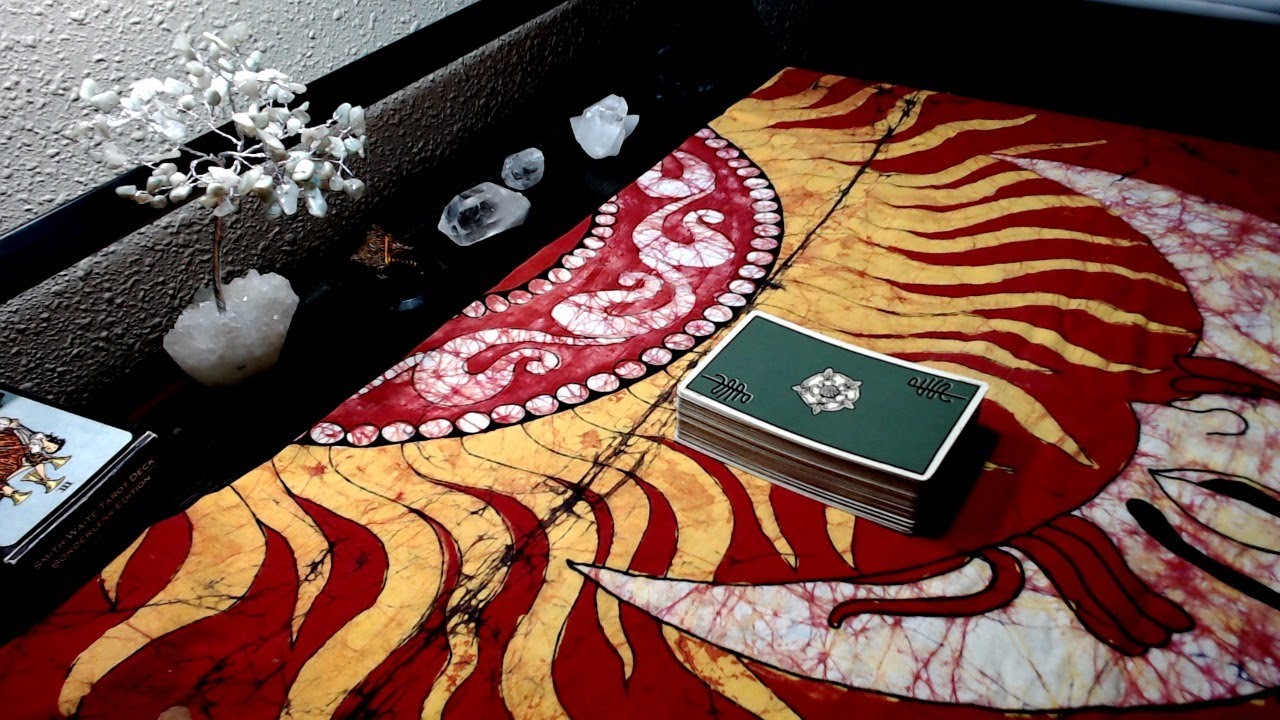 URGENT MESSAGE FOR LEO - HUGE CHANGES ABOUT TO TAKE PLACE!!! - TAROT READING