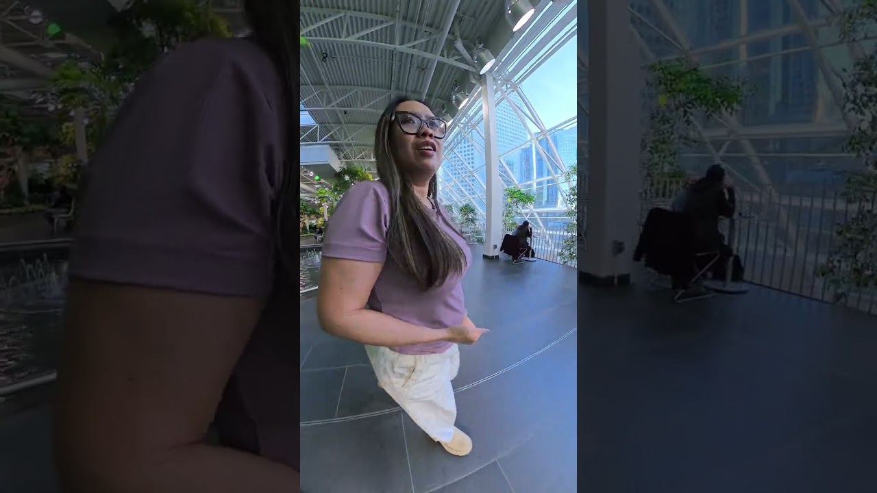 Devonian Garden sa downtown Calgary!! Kala ko nasa Pinas lang kami!  Tropical Vibes talaga.