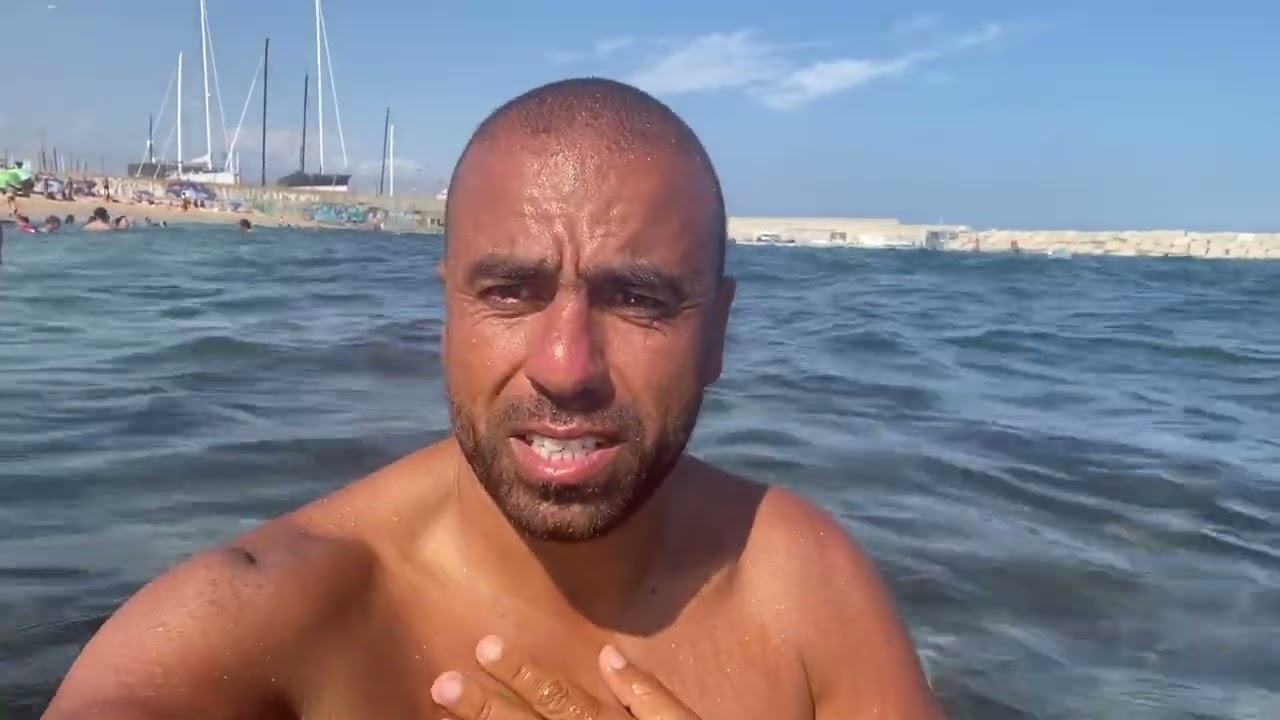 الإثنين 20-07-2025 جولة وسباحة في شاطئ badalona,barcelona