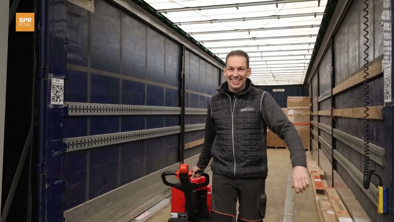 SPR Retail - Ontdek de werkdag van onze logistiek medewerkers!