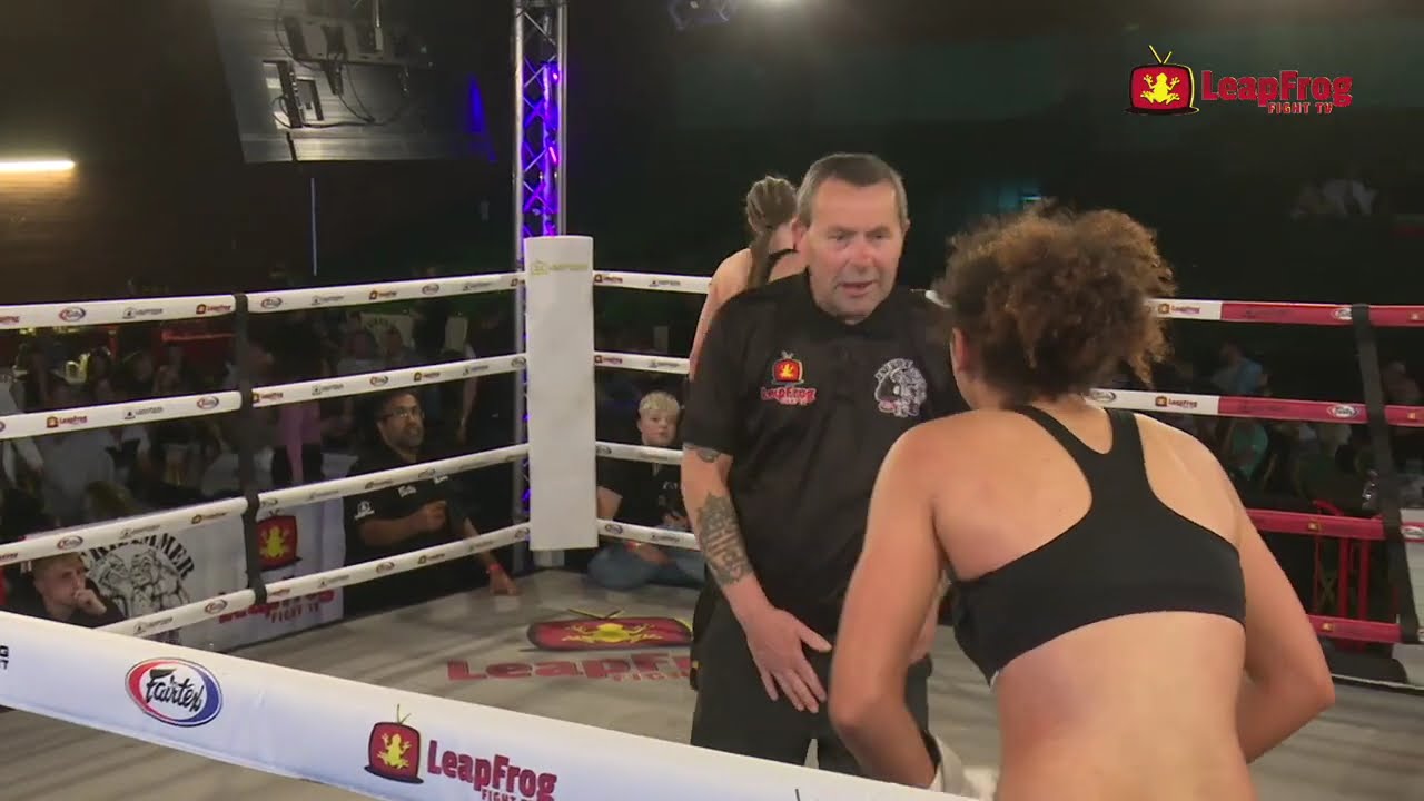 Mary Corbyn Vs Mara Mendes - ISKA 52kg Kickboxing World Title - Leapfrog Fight Night Kickboxing