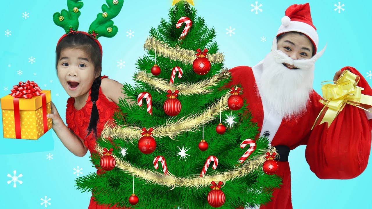 Suri & Annie Pretend Play w/ Santa Claus & Singing Jingle Bells on Christmas Morning