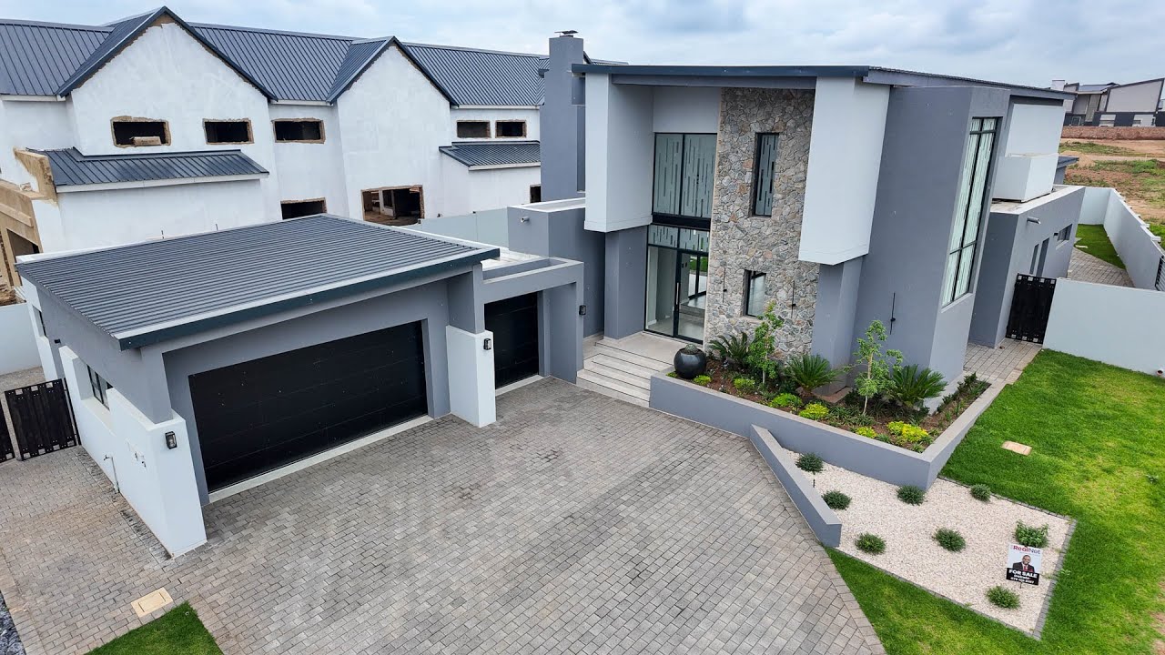 4 Bedroom For Sale | Midstream Estate