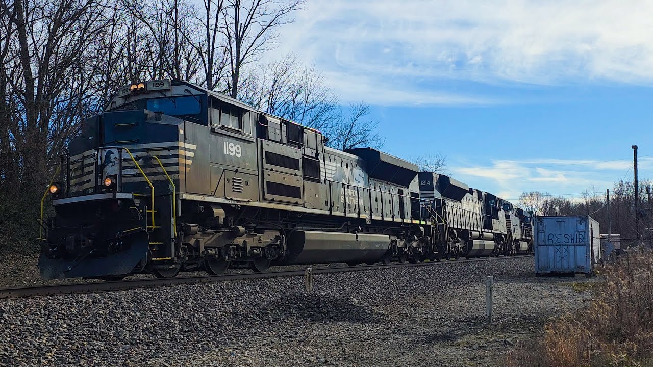 NS Intermodal Train Heads North With 4 Engines Leading 12/21/2025